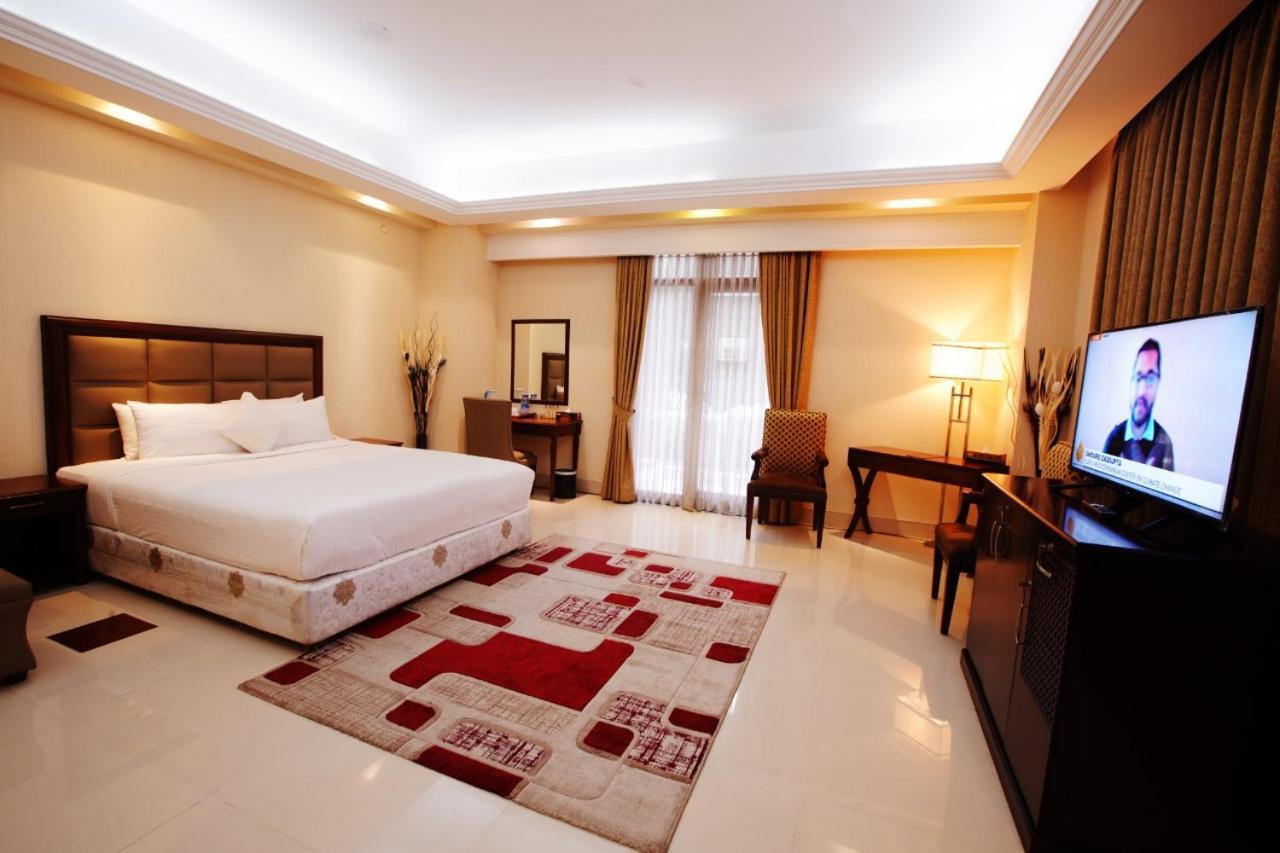 The Royal Paradise Dhaka Extérieur photo