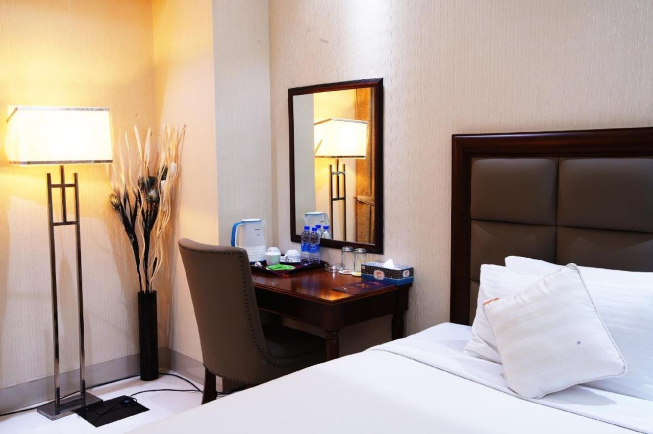 The Royal Paradise Dhaka Extérieur photo