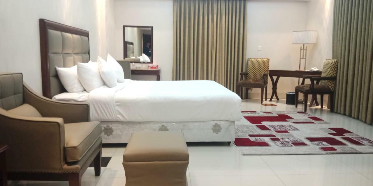 The Royal Paradise Dhaka Extérieur photo
